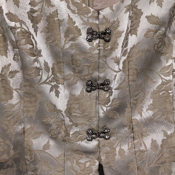 Vintage top! - Picture 2 of 10